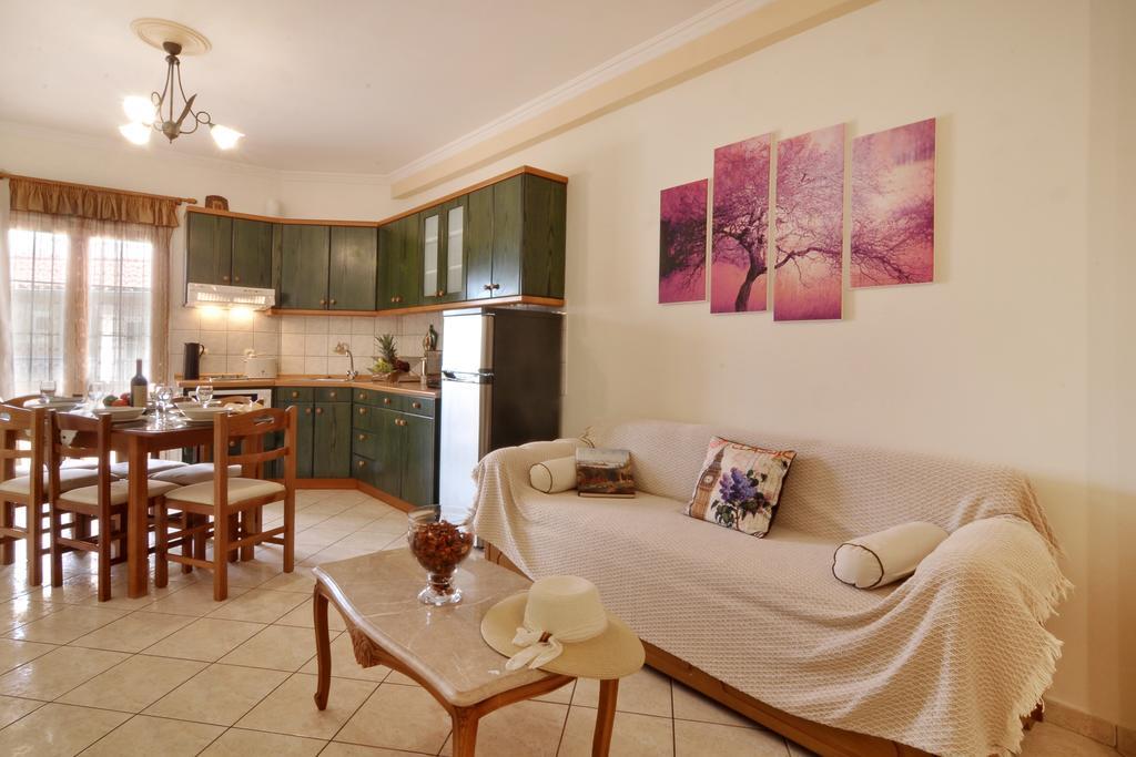 Rolandos Apartments アギオス・ゴルディオス エクステリア 写真